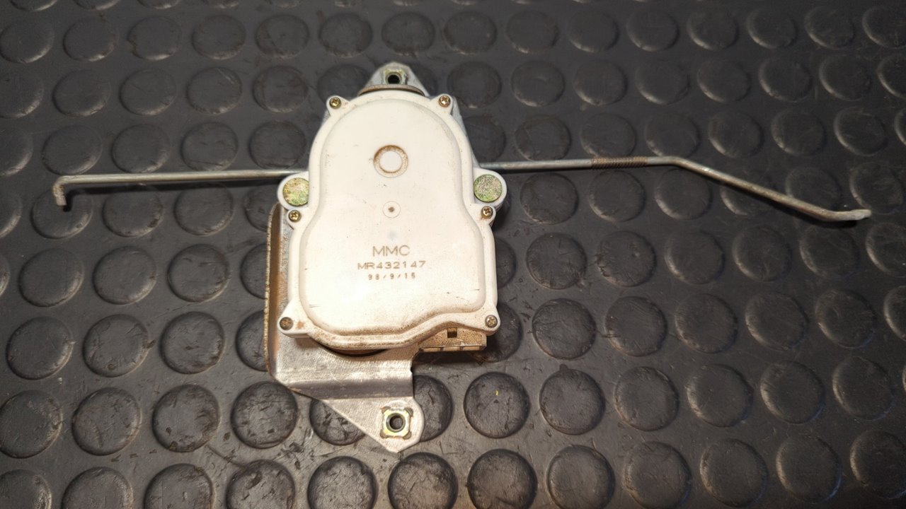 MOTOR CIERRE CENTRALIZADO TRASERO IZQUIERDO MITSUBISHI L 200 (K6/7)