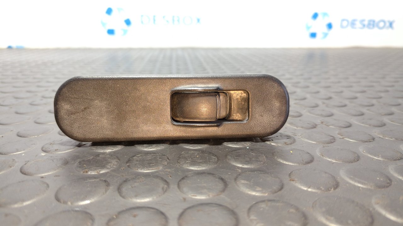 MANDO ELEVALUNAS TRASERO DERECHO MITSUBISHI L 200 (K6/7)