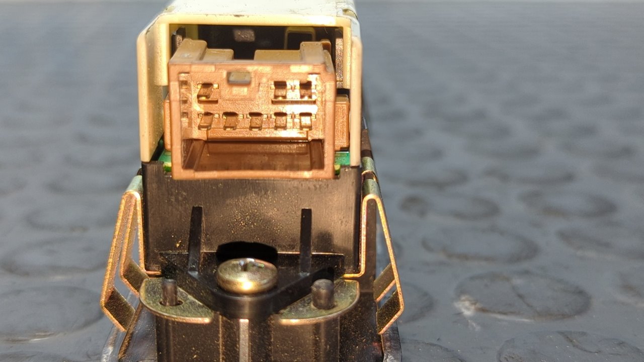 MANDO ELEVALUNAS TRASERO DERECHO MITSUBISHI L 200 (K6/7) - vista 2