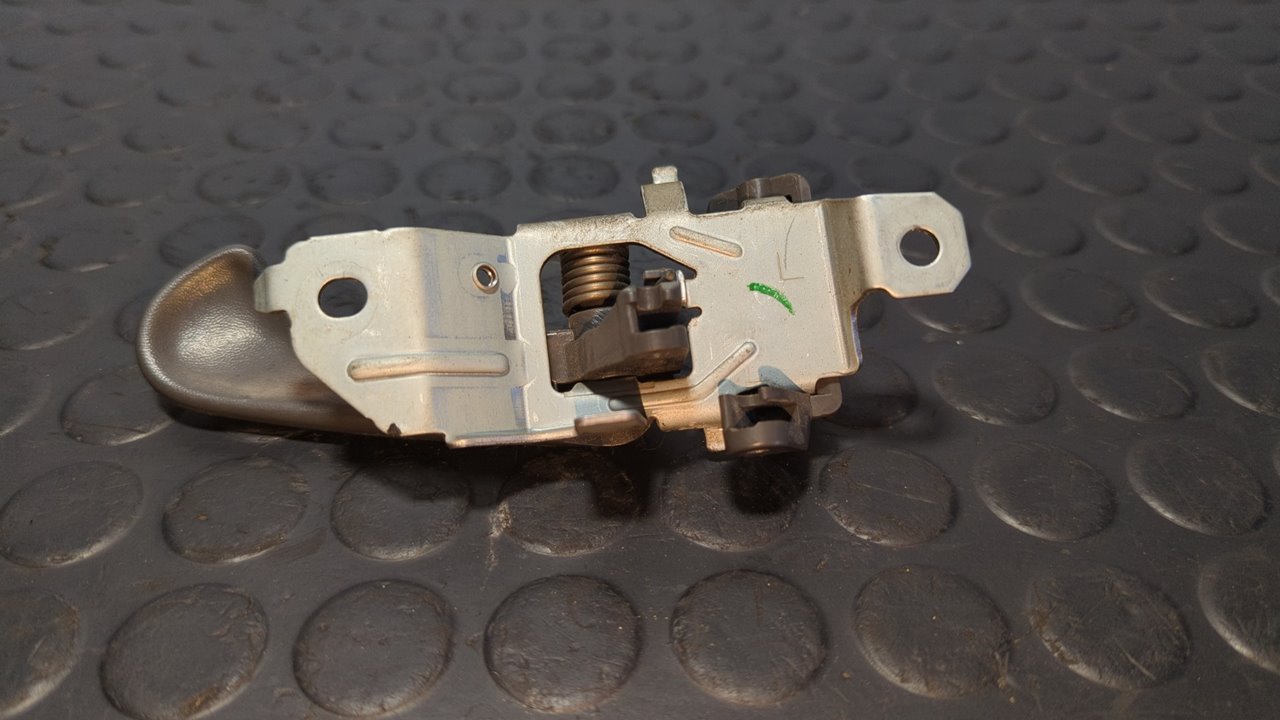 MANETA INTERIOR TRASERA IZQUIERDA MITSUBISHI L 200 (K6/7) - vista 3