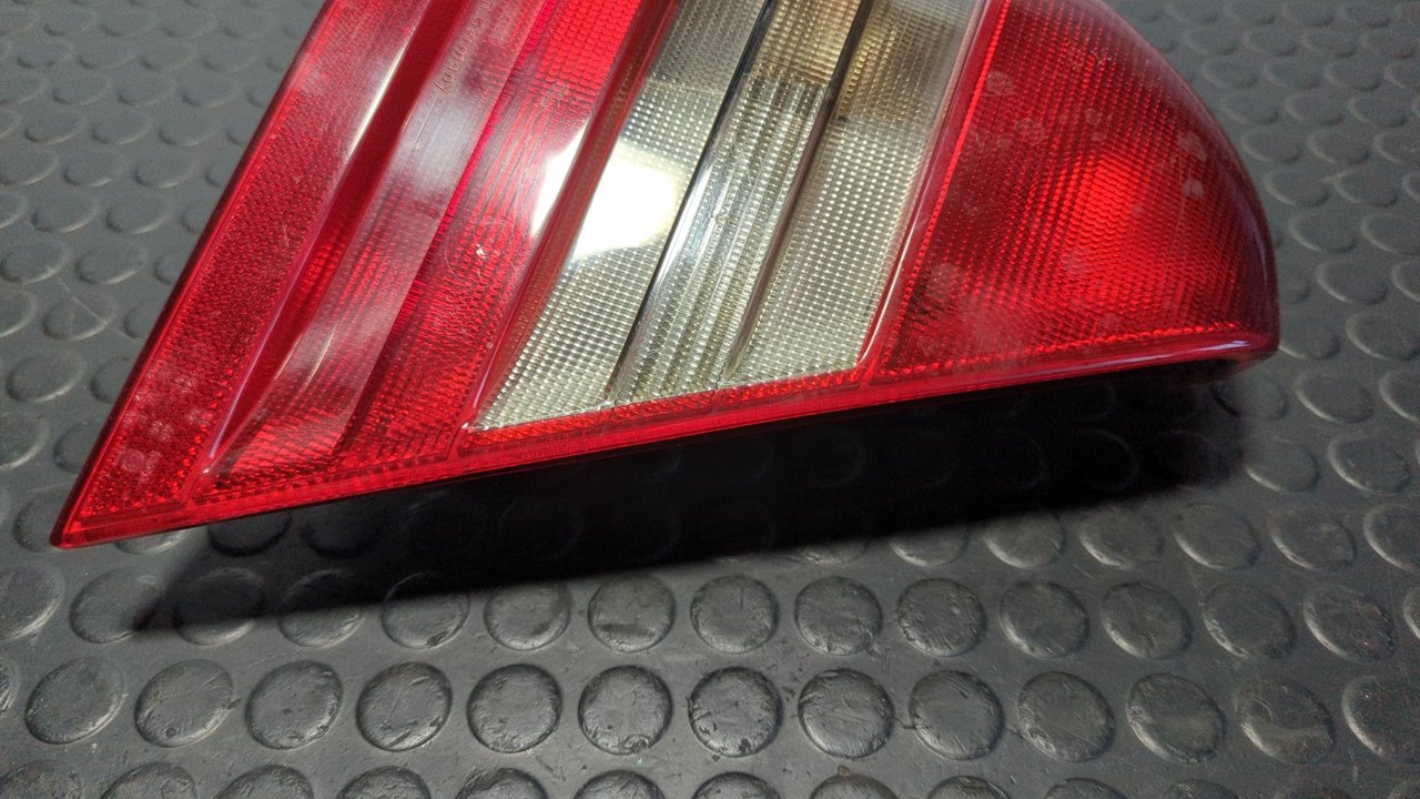 PILOTO TRASERO IZQUIERDO MERCEDES-BENZ CLASE C (W202) BERLINA - vista 2