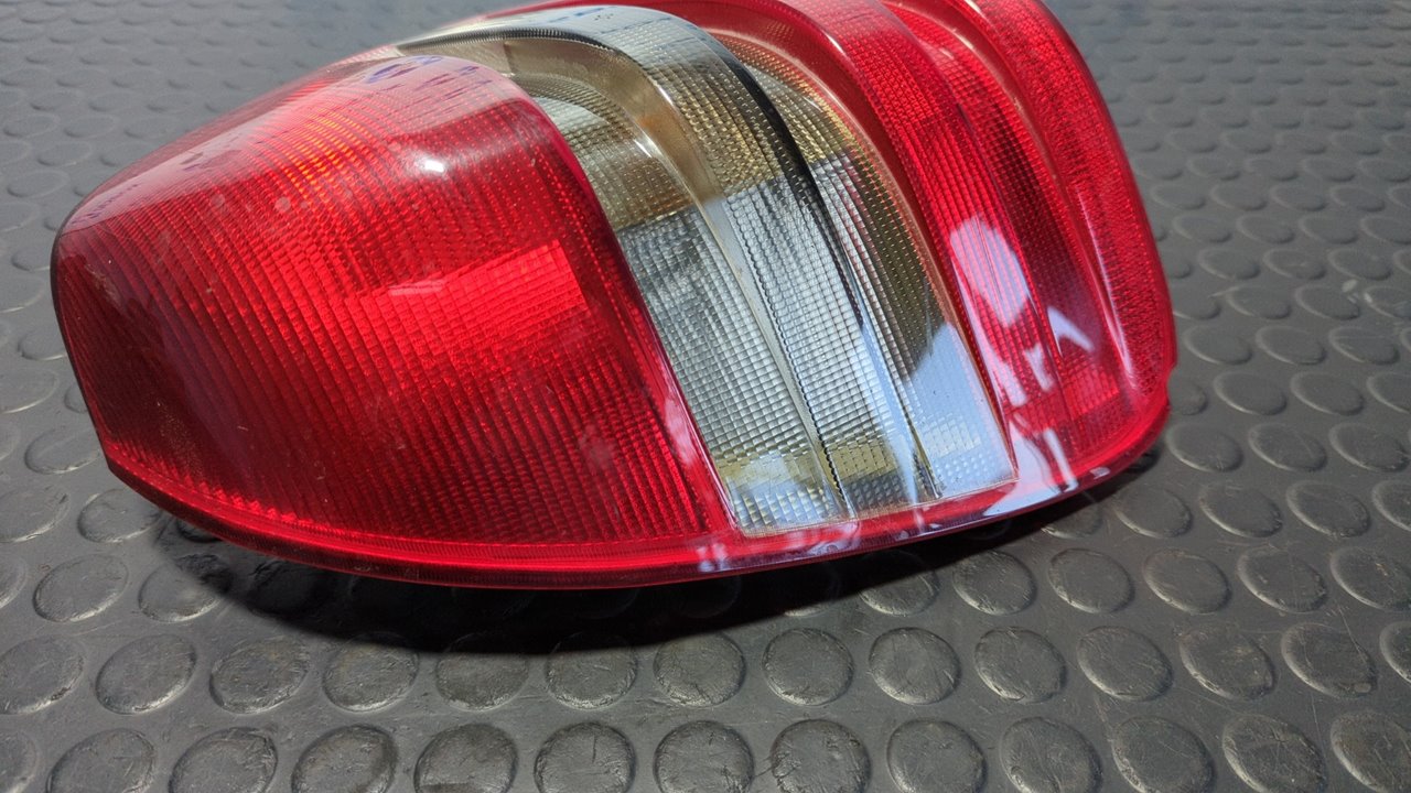 PILOTO TRASERO IZQUIERDO MERCEDES-BENZ CLASE C (W202) BERLINA - vista 6