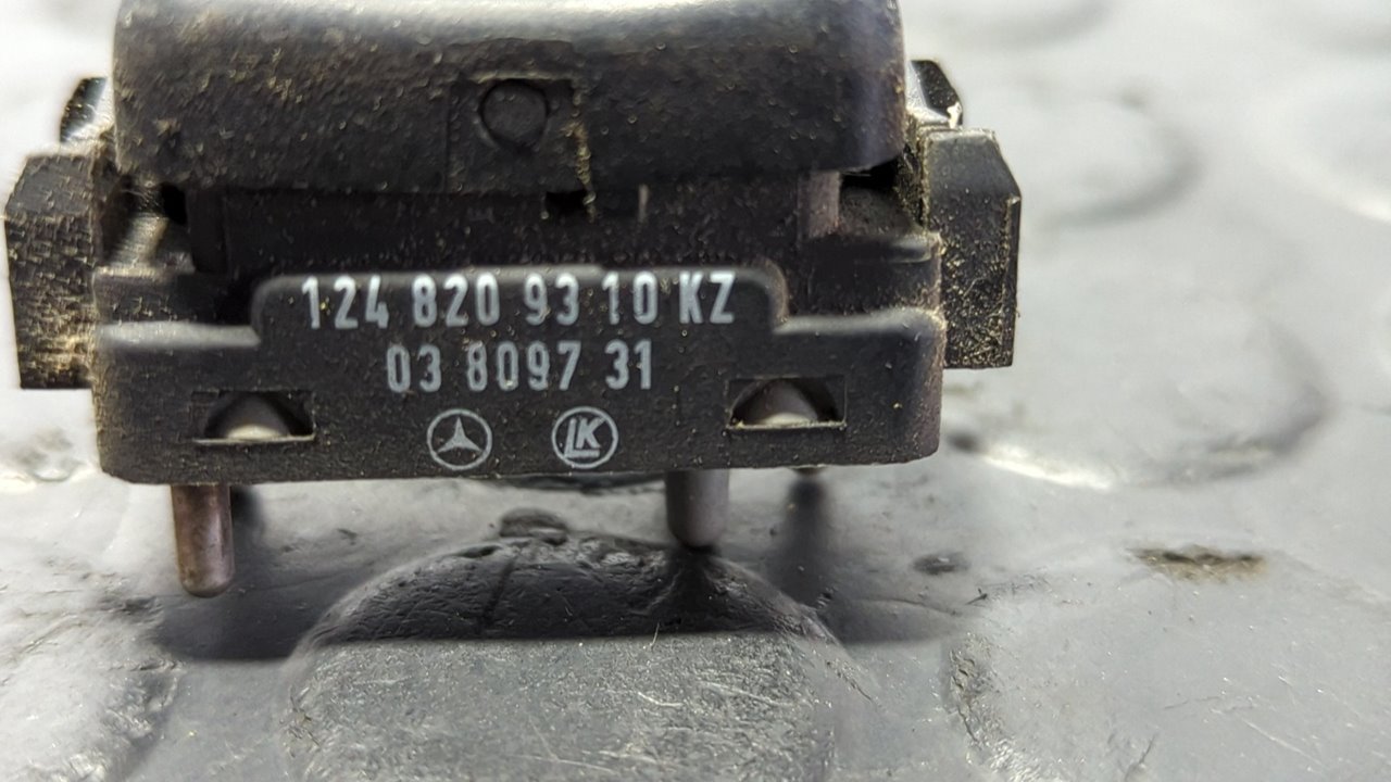 MANDO ELEVALUNAS TRASERO DERECHO MERCEDES CLASE E (W124) - vista 6