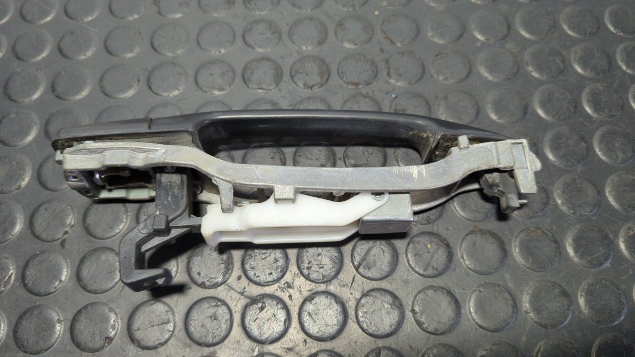 MANETA TRASERA DERECHA MERCEDES CLASE E (W124) - vista 3