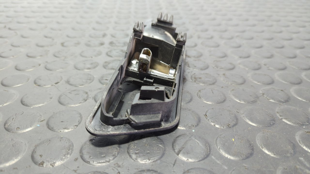 MANETA INTERIOR TRASERA DERECHA MERCEDES CLASE C (W201) - vista 3