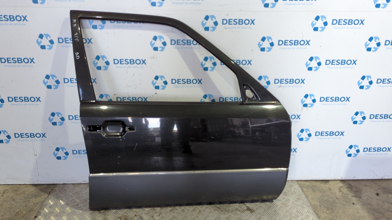 PUERTA DELANTERA DERECHA MERCEDES-BENZ CLASE E (W124)