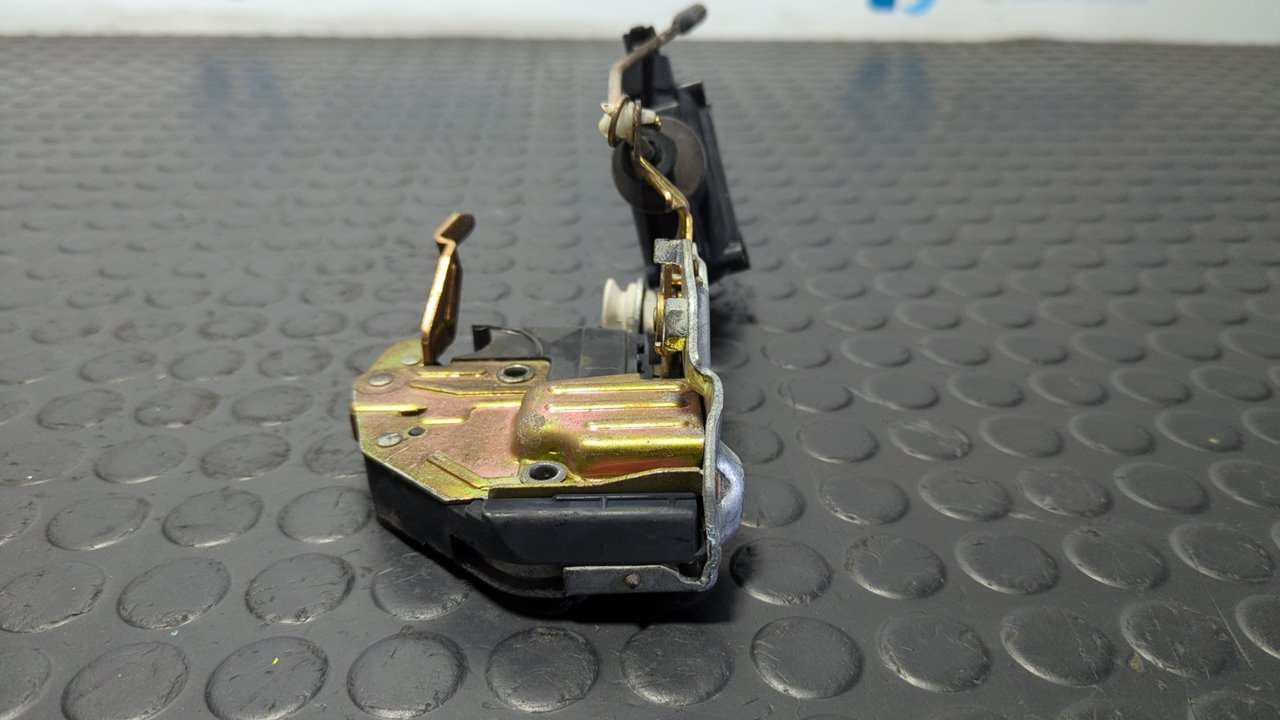 CERRADURA PUERTA DELANTERA DERECHA MERCEDES CLASE E (W124) - vista 2