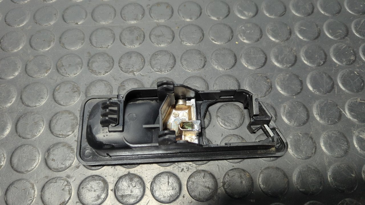 MANETA INTERIOR TRASERA IZQUIERDA MERCEDES CLASE C (W201) - vista 3