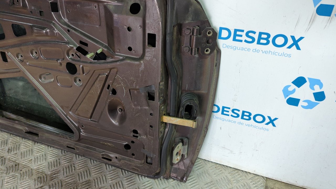 PUERTA DELANTERA IZQUIERDA MERCEDES CLASE C (W201) - vista 4