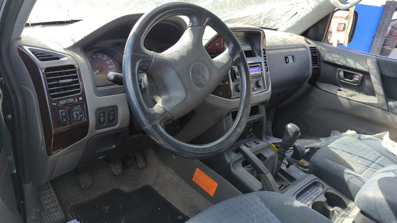 FARO DERECHO MITSUBISHI MONTERO (V80/V90) - vista 4