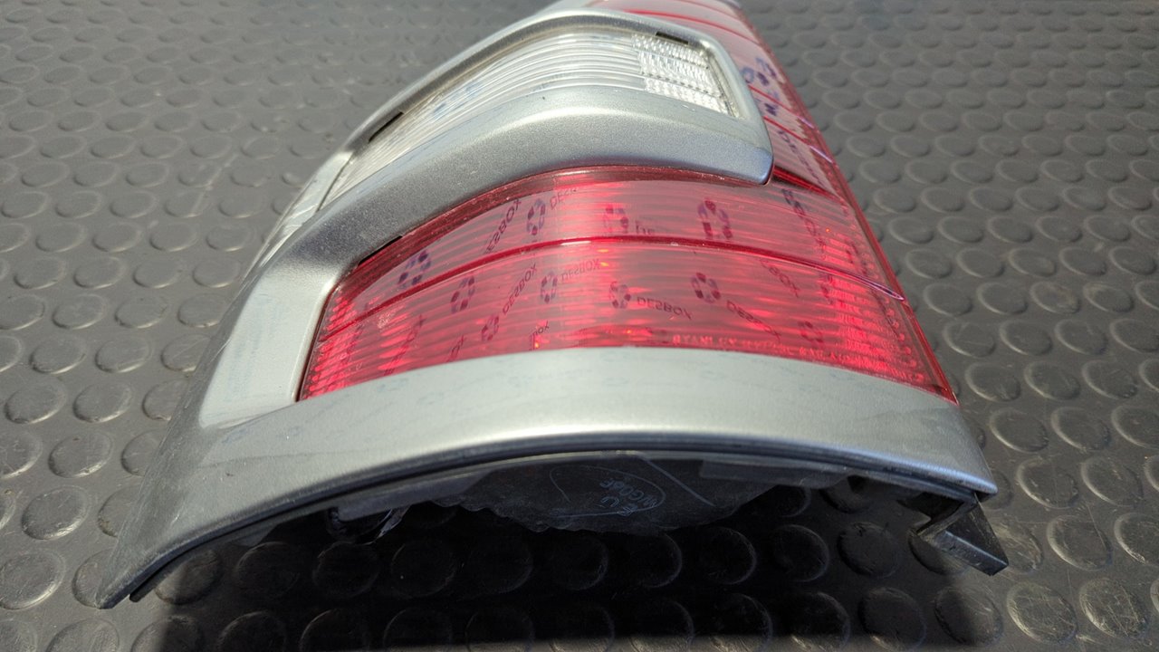 PILOTO TRASERO IZQUIERDO MITSUBISHI MONTERO (V80/V90) - vista 2