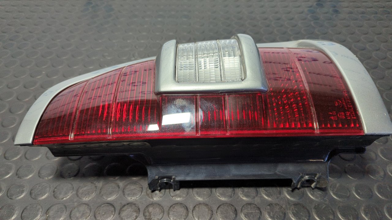 PILOTO TRASERO DERECHO MITSUBISHI MONTERO (V80/V90) - vista 5