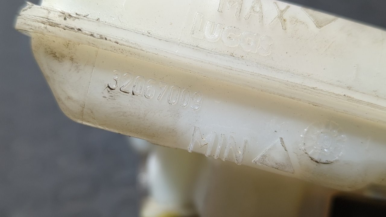 BOMBA FRENO VOLKSWAGEN PASSAT BERLINA (3B3) - vista 3