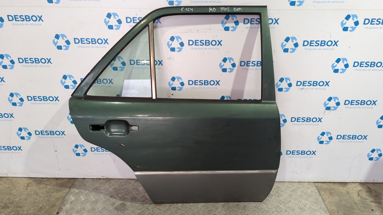 PUERTA TRASERA DERECHA MERCEDES-BENZ CLASE E (W124)