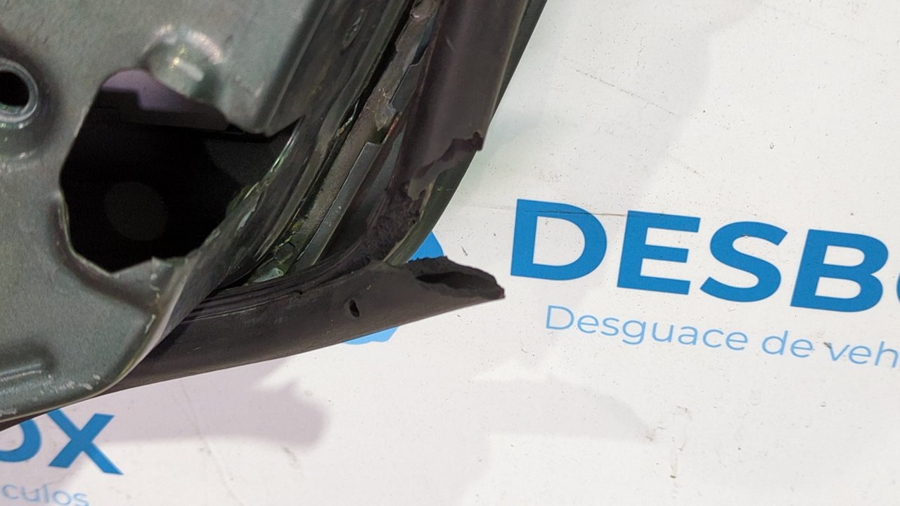 PUERTA TRASERA DERECHA MERCEDES-BENZ CLASE E (W124) - vista 9