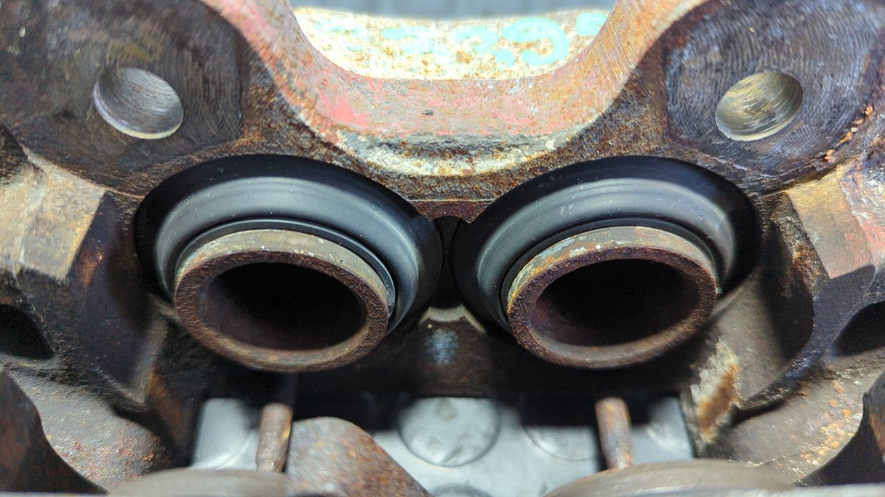 PINZA DE FRENO DELANTERA DERECHA IVECO DAILY CAJA ABIERTA / VOLQUETE - vista 3