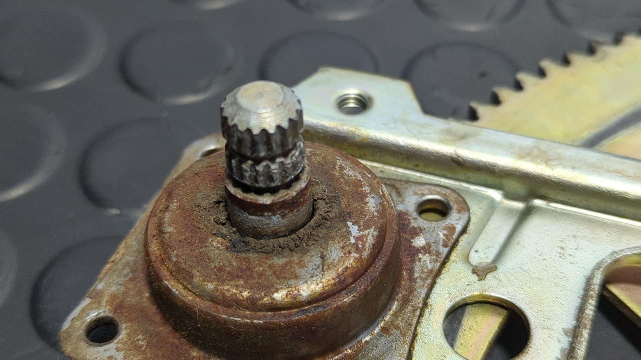 ELEVALUNAS DELANTERO DERECHO NISSAN PATROL (K/W260) - vista 3