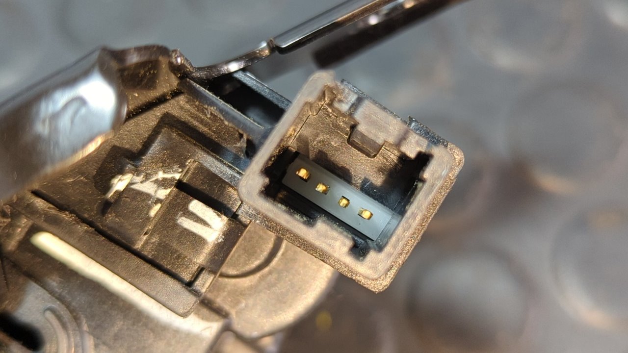 CERRADURA MALETERO / PORTON FORD MONDEO LIM. - vista 2