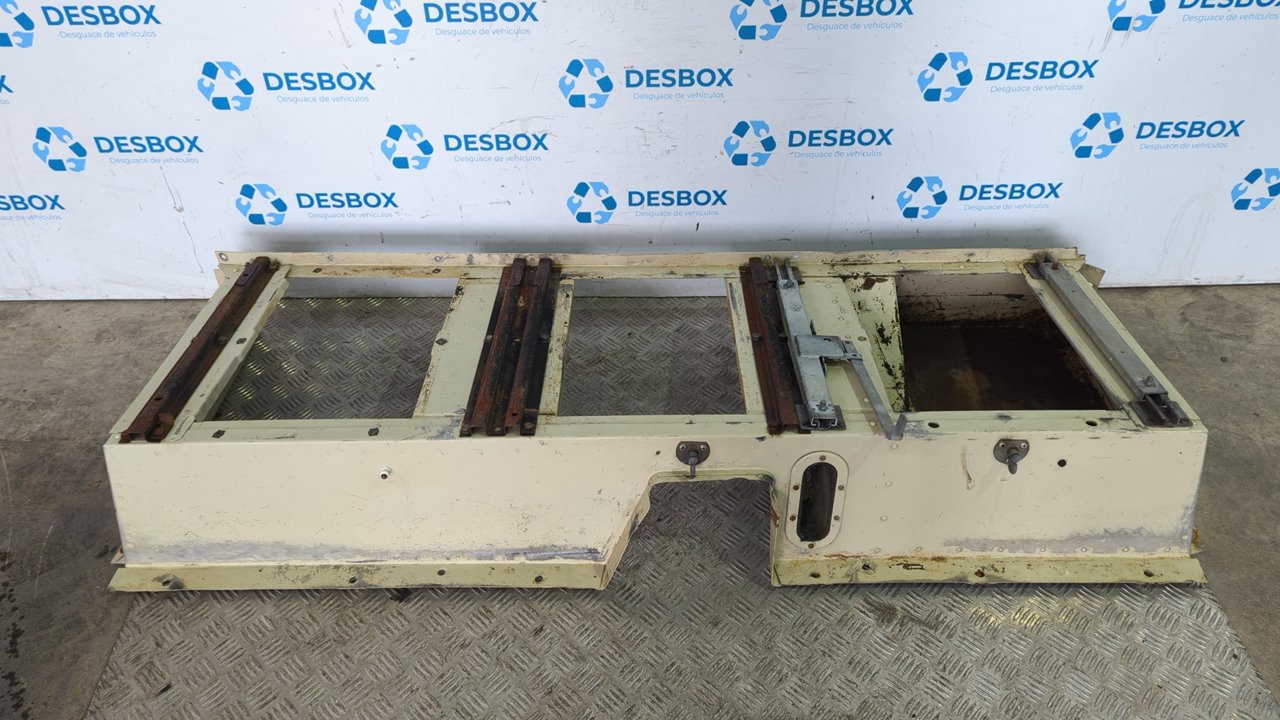 NO IDENTIFICADO LAND ROVER SANTANA