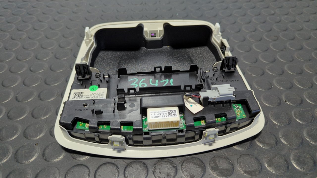 LUZ INTERIOR FORD MONDEO LIM. - vista 4