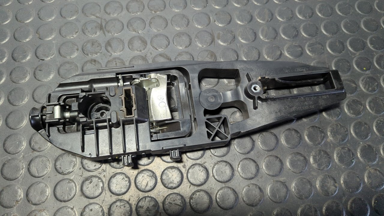 SOPORTE MANETA TRASERA DERECHA FORD MONDEO LIM.