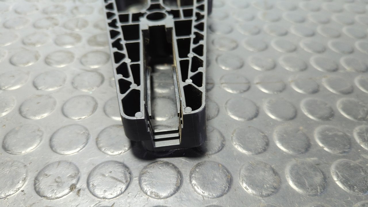 SOPORTE MANETA TRASERA DERECHA FORD MONDEO LIM. - vista 4