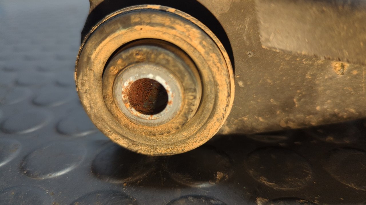 BRAZO IZQUIERDO INFERIOR DELANTERO DACIA SANDERO - vista 3