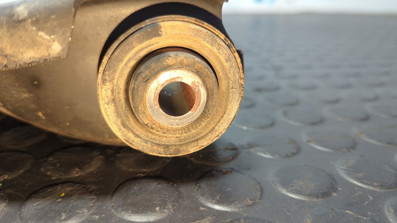 BRAZO IZQUIERDO INFERIOR DELANTERO DACIA SANDERO - vista 2