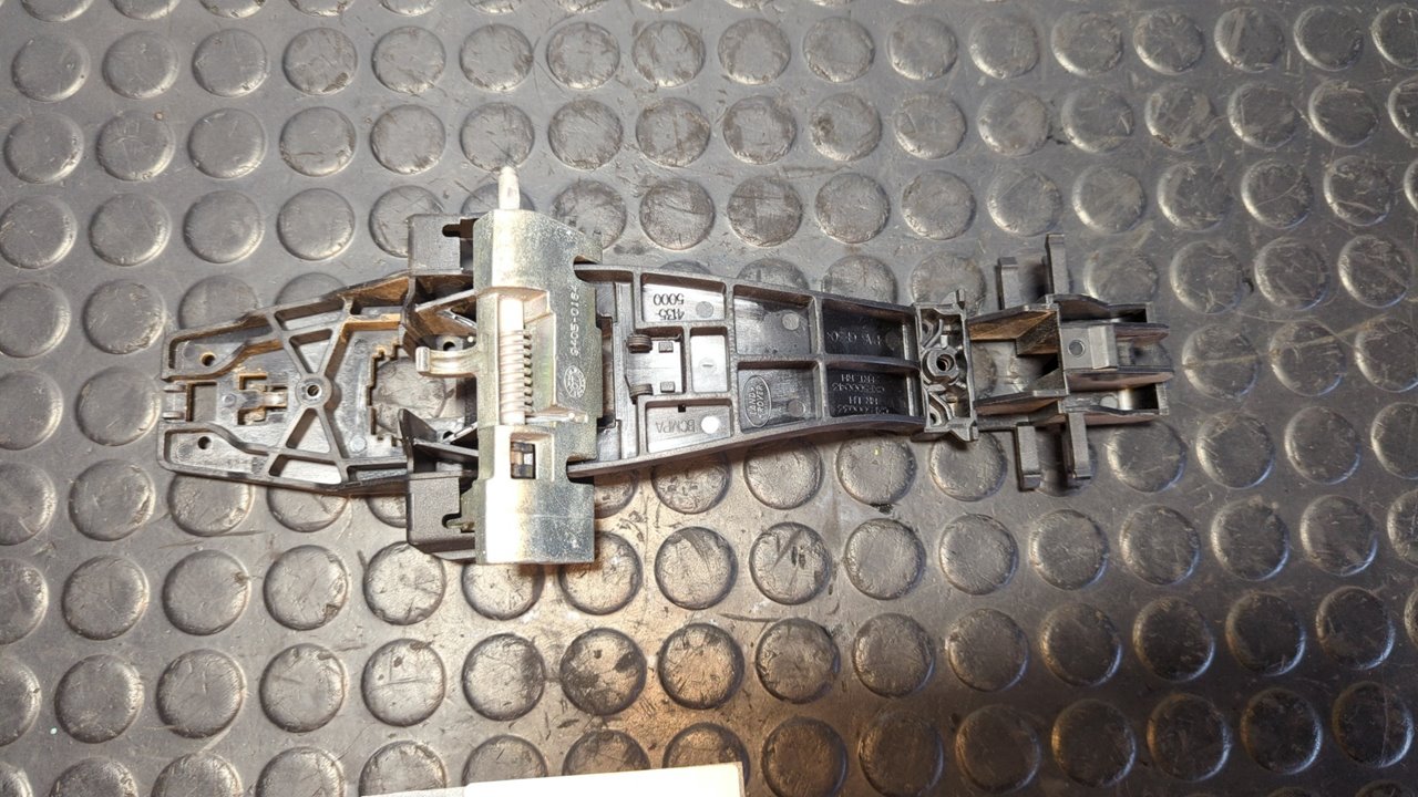 SOPORTE MANETA TRASERA DERECHA LAND ROVER DISCOVERY - vista 2