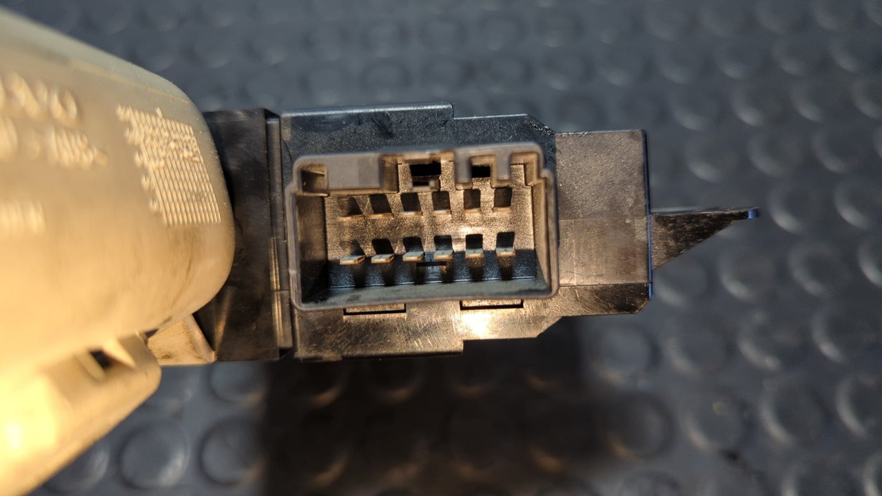 MANDO ELEVALUNAS DELANTERO IZQUIERDO VOLVO S80 BERLINA - vista 3