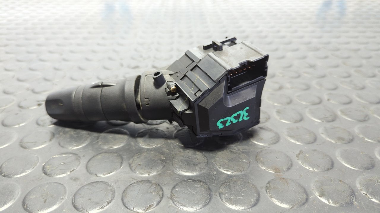 MANDO LIMPIA NISSAN X-TRAIL (T30) - vista 2