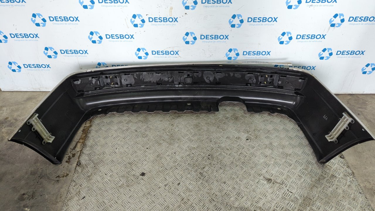 PARAGOLPES TRASERO AUDI 80/90 (811/813/853) - vista 2