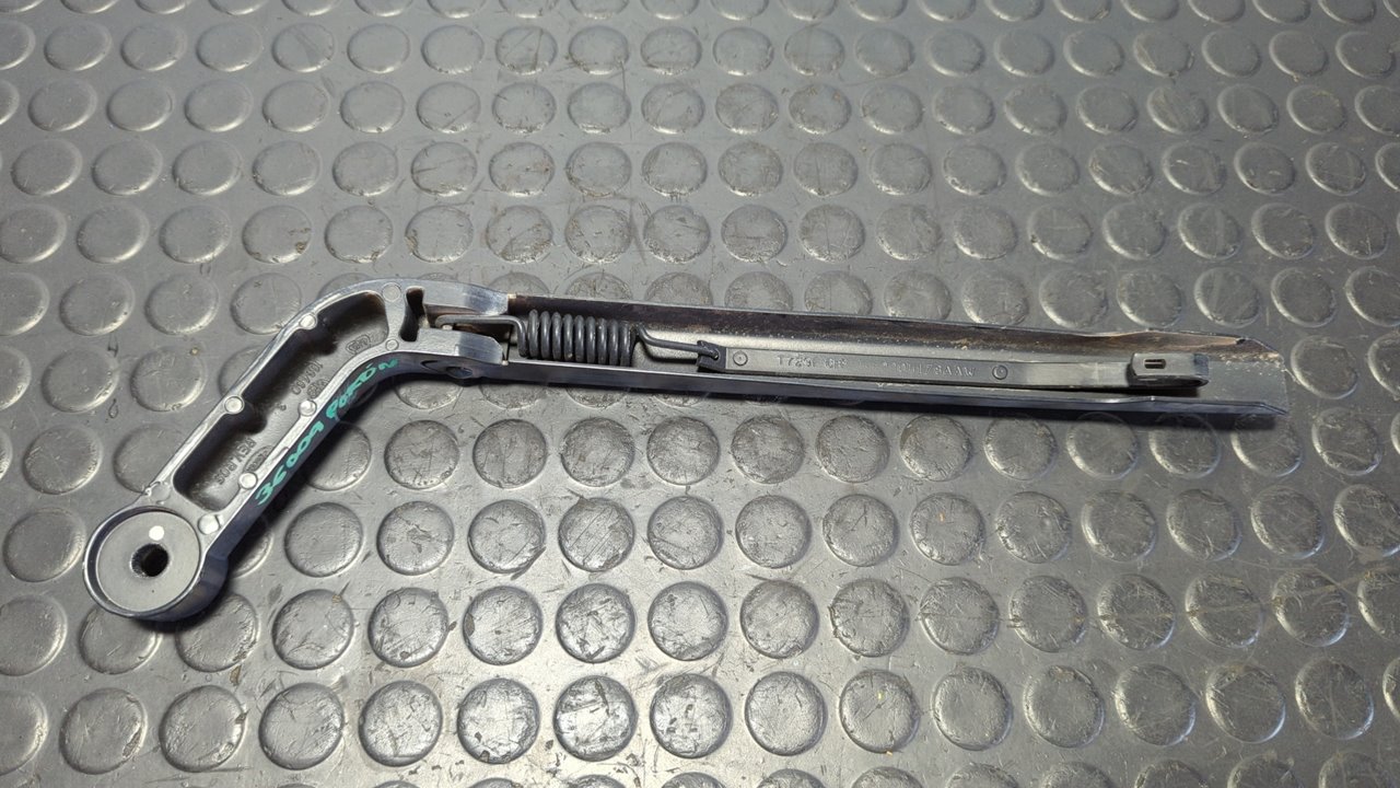 BRAZO LIMPIA TRASERO LAND ROVER DISCOVERY - vista 2