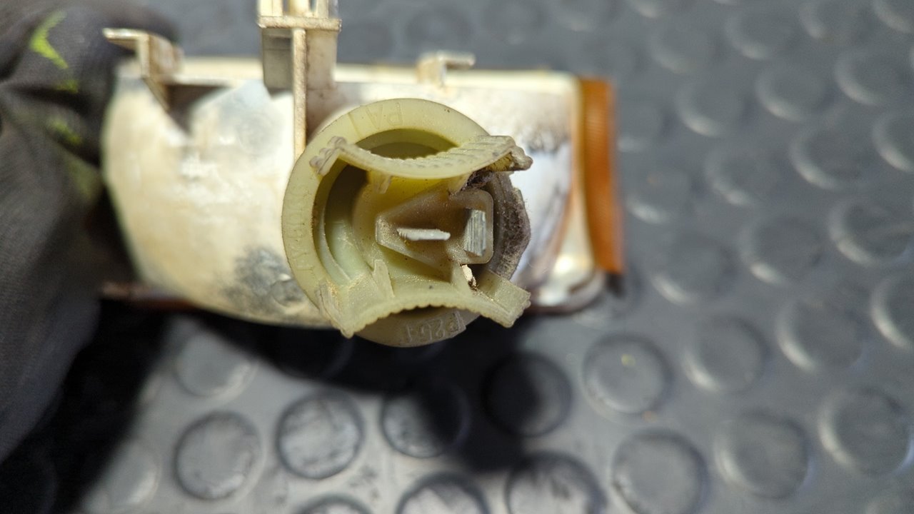 PILOTO DELANTERO DERECHO OPEL CORSA A - vista 2