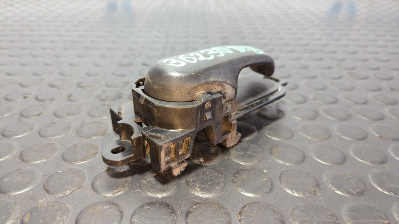 MANETA INTERIOR DELANTERA DERECHA NISSAN NV 200 (M20) - vista 4