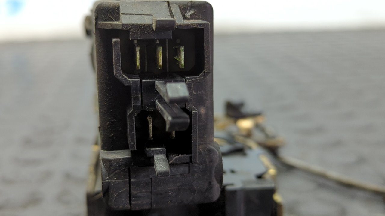 CERRADURA PUERTA DELANTERA IZQUIERDA PEUGEOT 205 BERLINA - vista 2