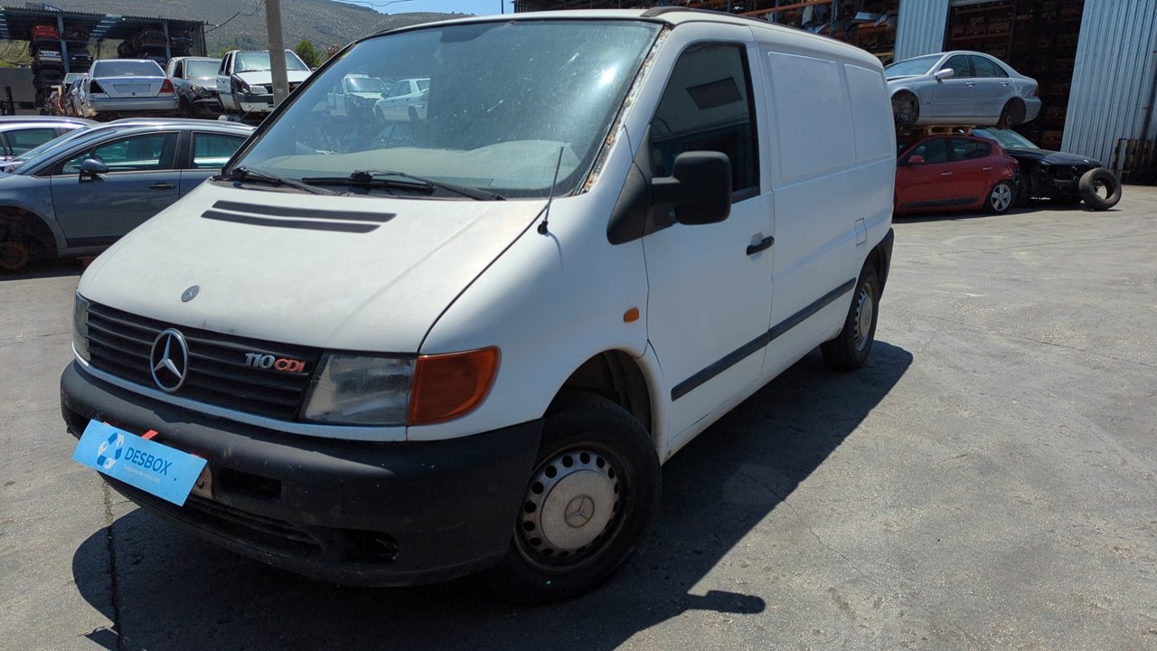 REJILLA DELANTERA MERCEDES-BENZ VITO (W638) CAJA CERRADA - vista 3