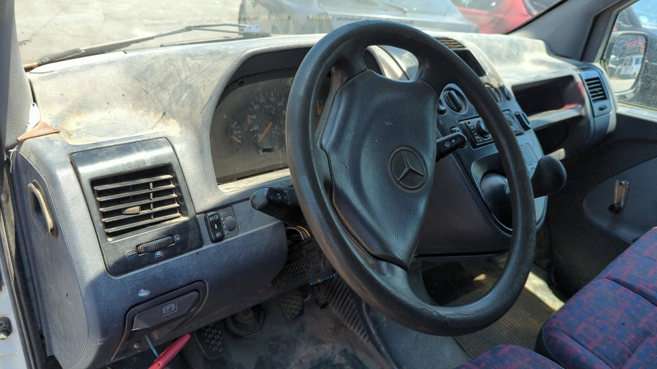 REJILLA DELANTERA MERCEDES-BENZ VITO (W638) CAJA CERRADA - vista 25