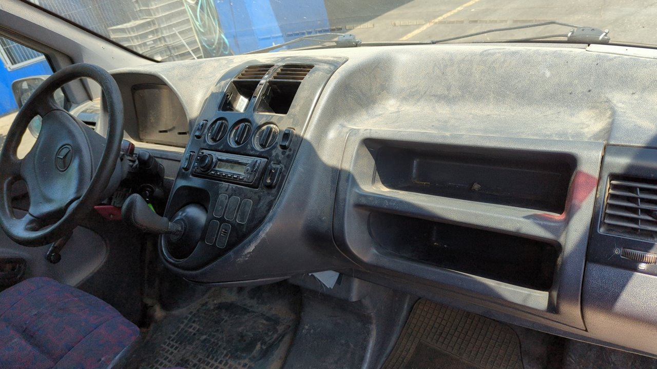 REJILLA DELANTERA MERCEDES-BENZ VITO (W638) CAJA CERRADA - vista 22