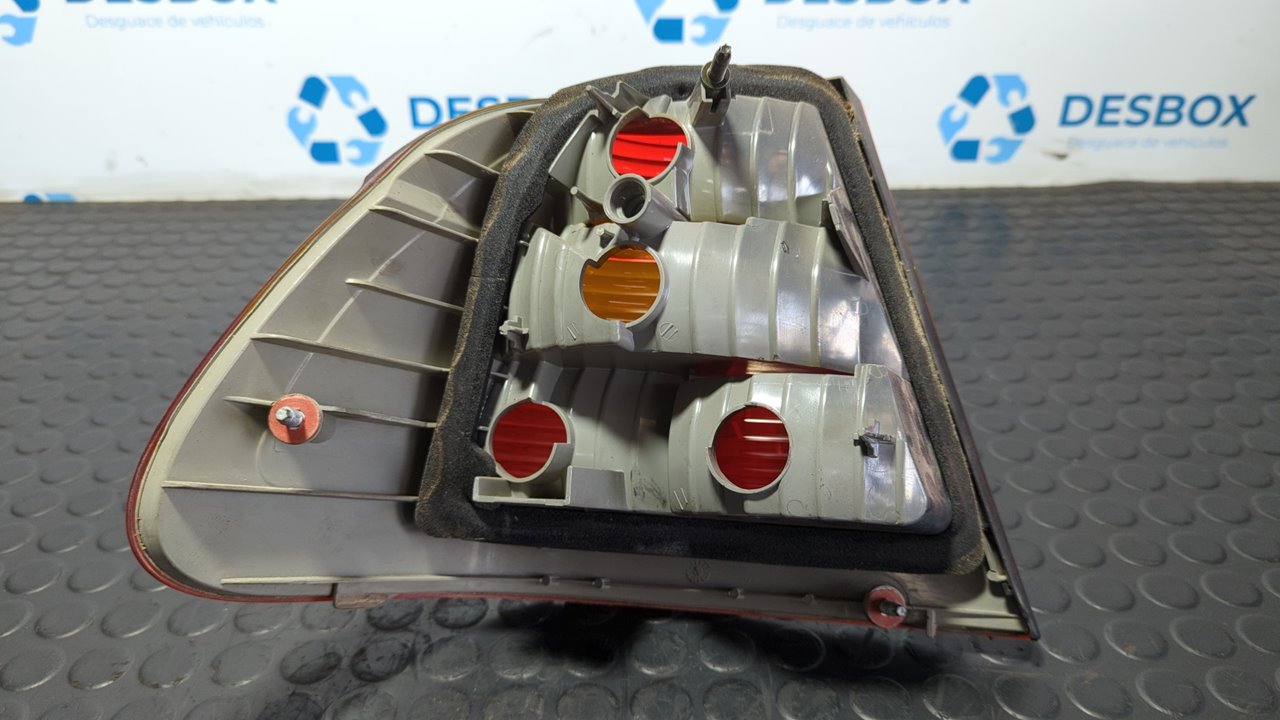 PILOTO TRASERO DERECHO BMW SERIE 3 BERLINA (E46) - vista 4