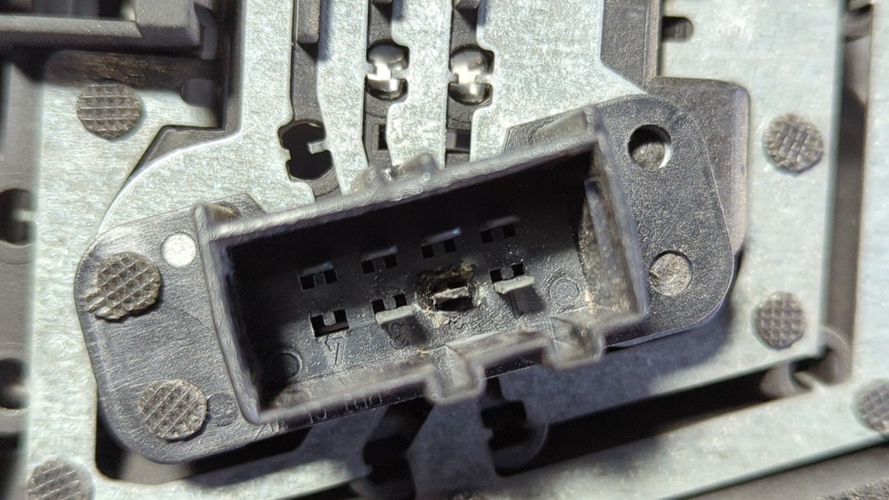 PILOTO TRASERO IZQUIERDO BMW SERIE 3 BERLINA (E46) - vista 5