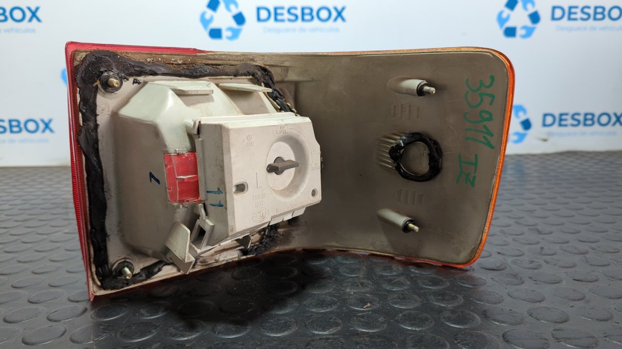 PILOTO TRASERO IZQUIERDO AUDI 80/90 (811/813/853) - vista 3