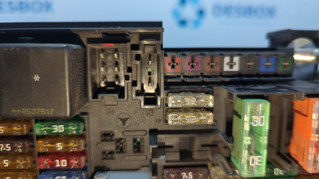 CAJA RELES / FUSIBLES MERCEDES-BENZ CLASE M (W164) - vista 5