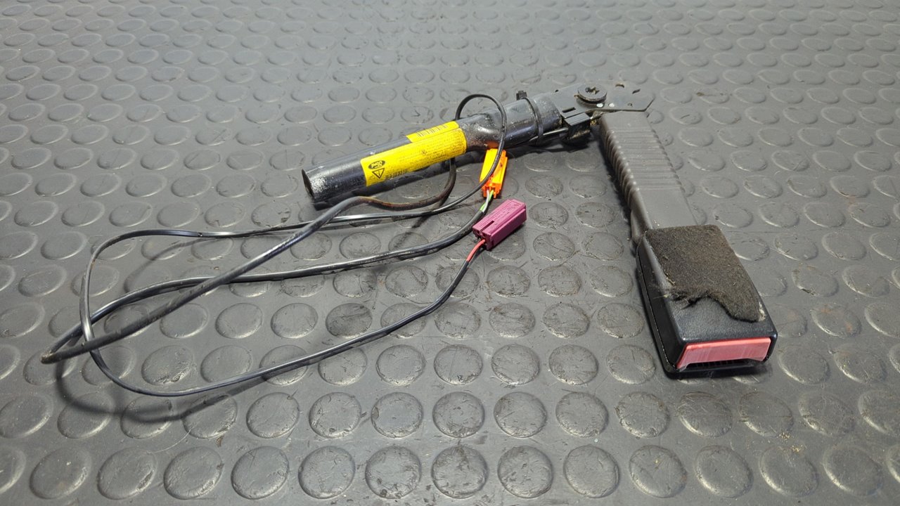 PRETENSOR AIRBAG IZQUIERDO FORD KUGA (CBS) - vista 3