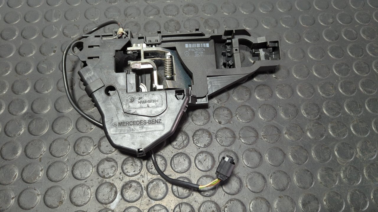 SOPORTE MANETA DELANTERA IZQUIERDA MERCEDES-BENZ CLASE M (W164)