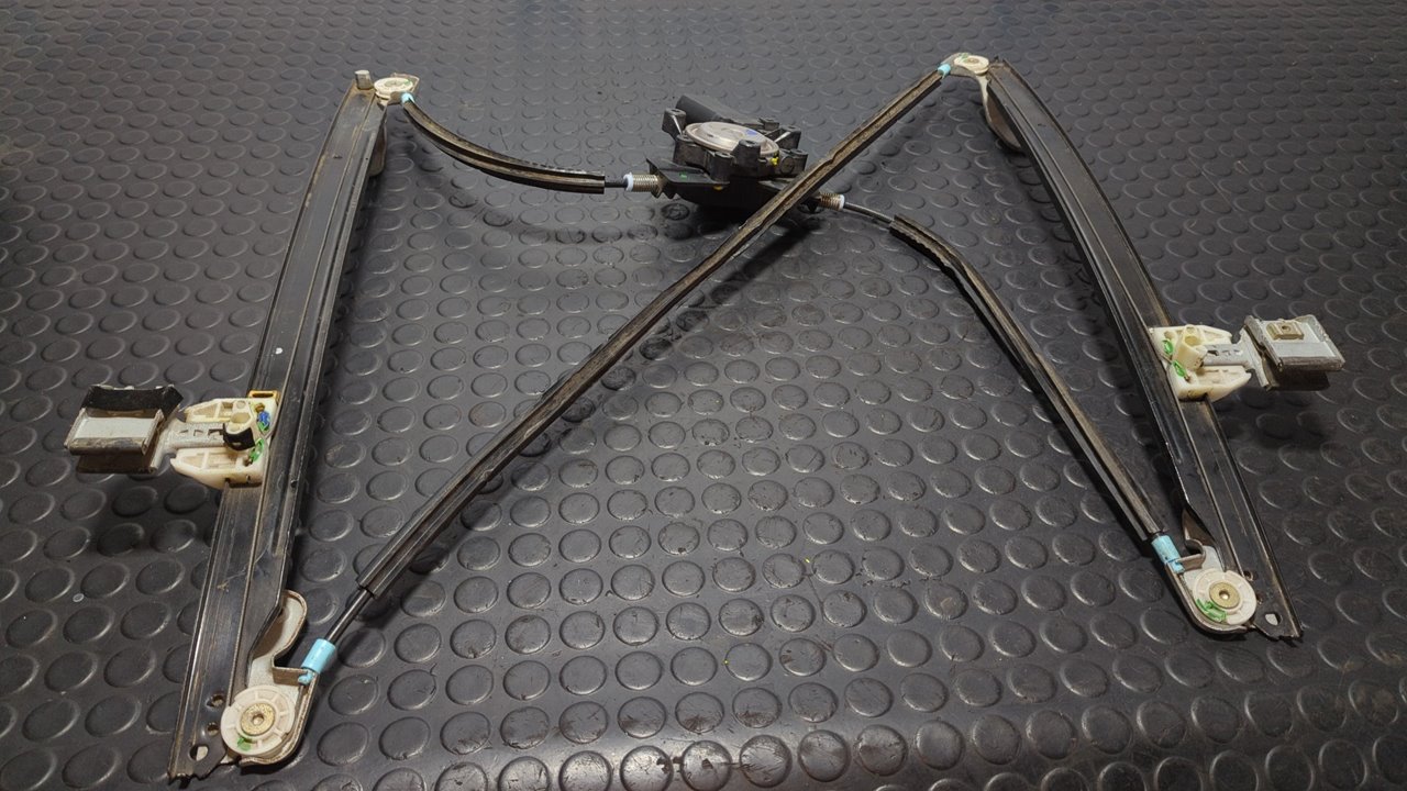 ELEVALUNAS DELANTERO DERECHO CHRYSLER VOYAGER (RG) - vista 4