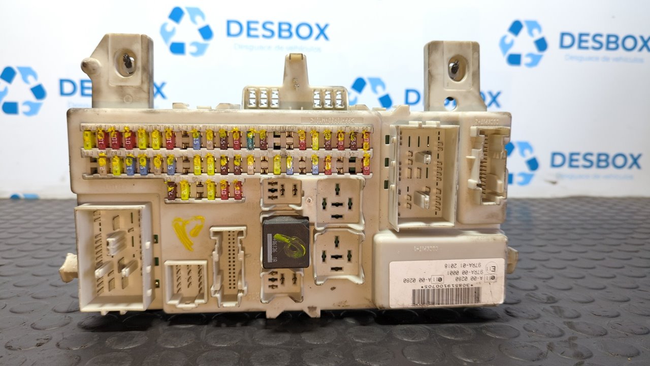 CAJA RELES / FUSIBLES FORD FOCUS BERLINA (CAP)