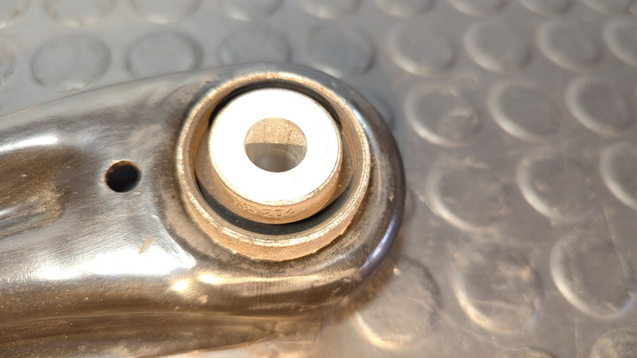 BRAZO DERECHO SUPERIOR TRASERO MERCEDES-BENZ CLASE M (W164) - vista 4