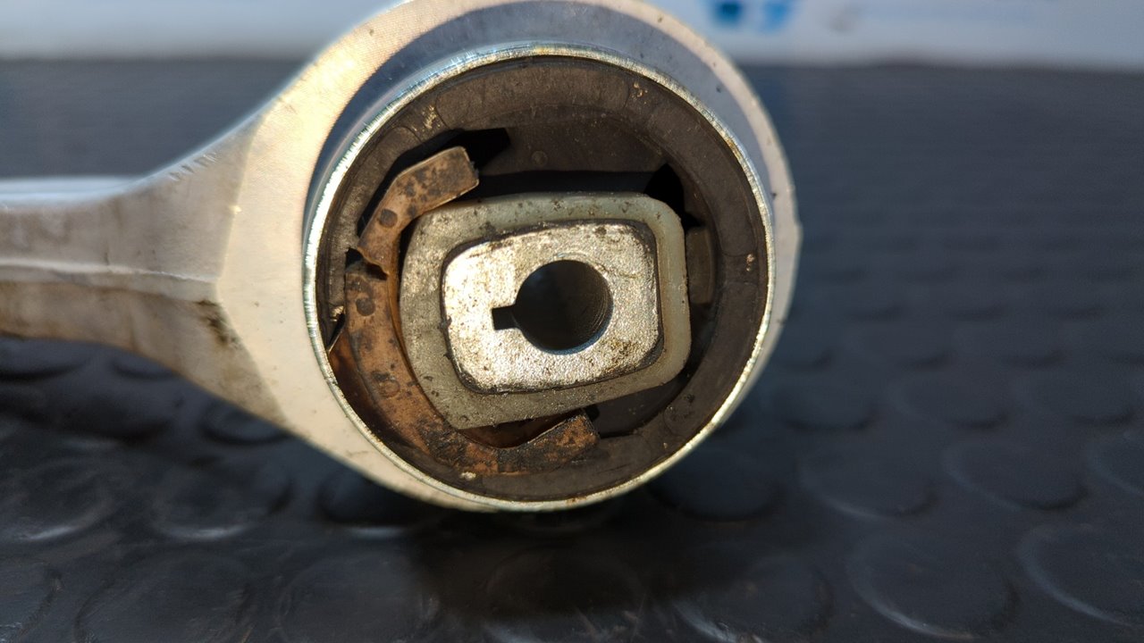 BRAZO IZQUIERDO INFERIOR DELANTERO AUDI A4 BERLINA (8E) - vista 4