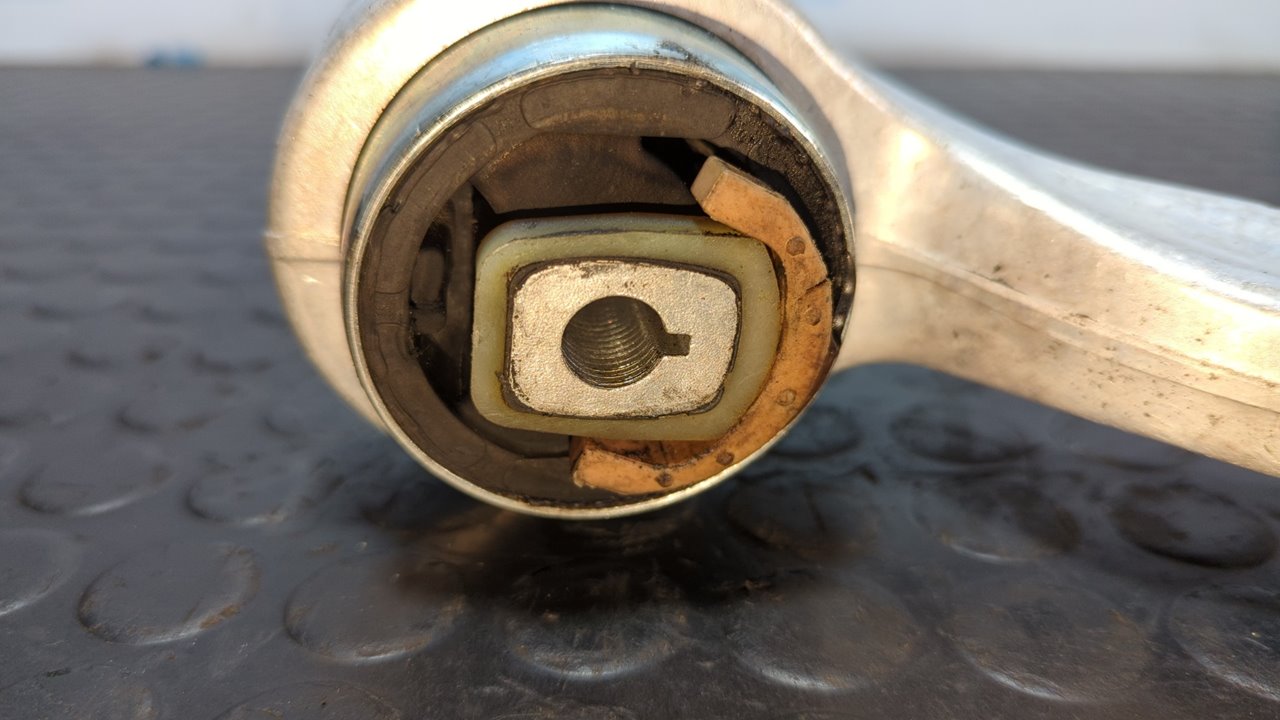 BRAZO IZQUIERDO INFERIOR DELANTERO AUDI A4 BERLINA (8E) - vista 2